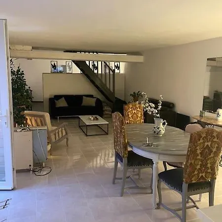 Maison De Campagne Renovee Totalement Chateau-Landon Buitenkant foto